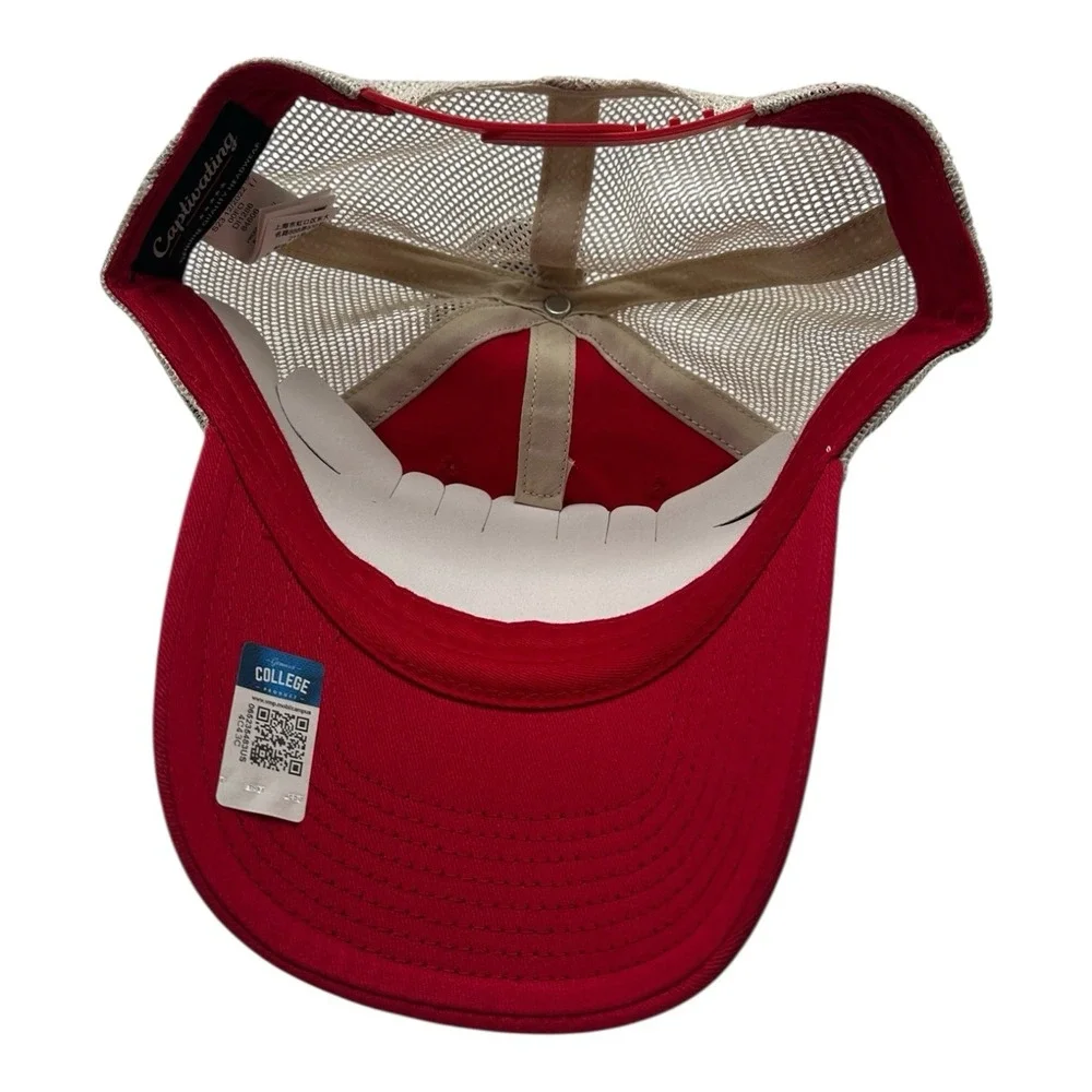 Captivating Wisconsin Badgers‎ Hat Cap Snapback Trucker Adjustable Red Striped